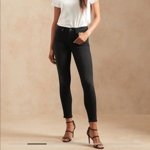 Banana Republic Mid-Rise Skinny Soft Sculpt Jean Size 27 Color Washed Black NWT!